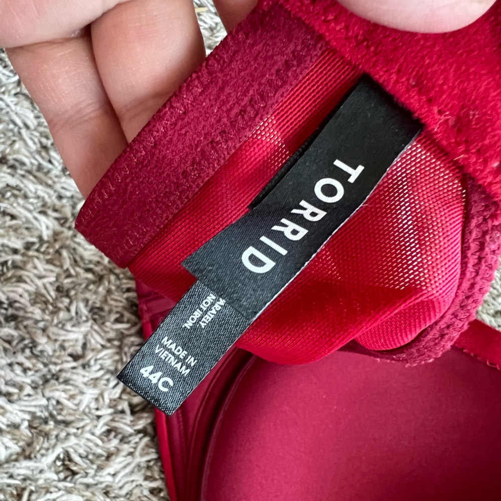 Torrid red lace padded wire free full coverage bra Women’s size 44C - Picture 4 of 5